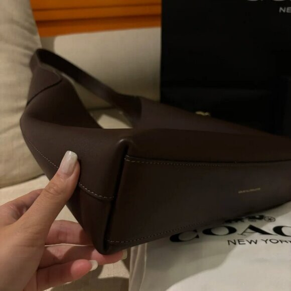 Coach Brooklyn Shoulder Bag 28 – Brass/Maple - Picture 3 of 6